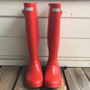 LIKE NEW HUNTER BOOTS